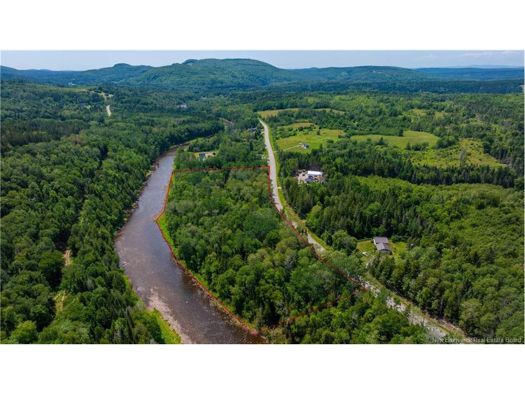 - Route 820, Upham, NB
