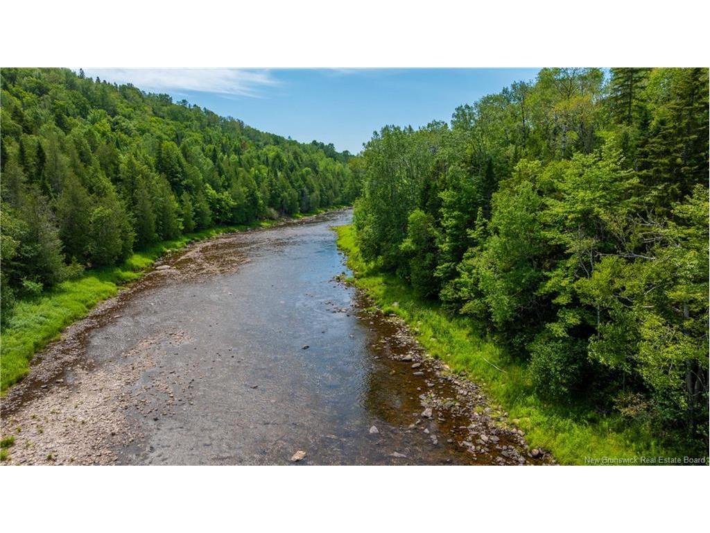 - Route 820, Upham, NB