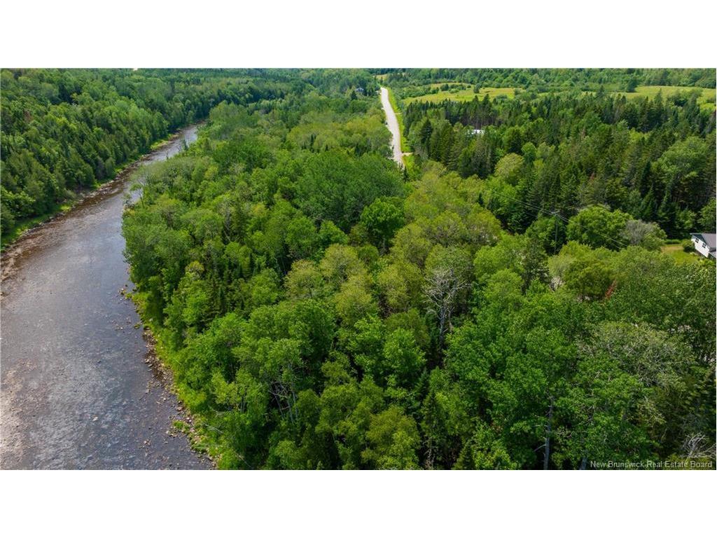 - Route 820, Upham, NB