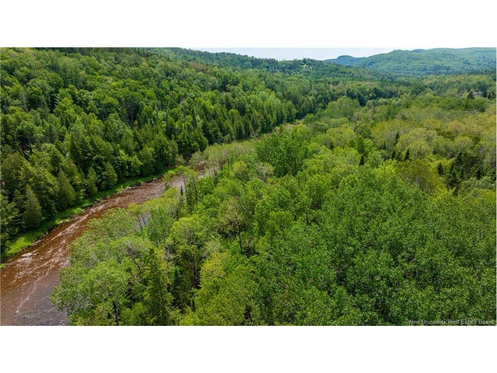 - Route 820, Upham, NB