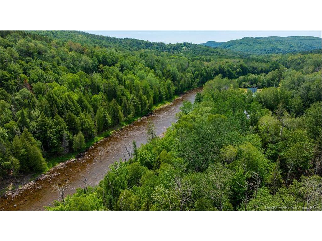 - Route 820, Upham, NB
