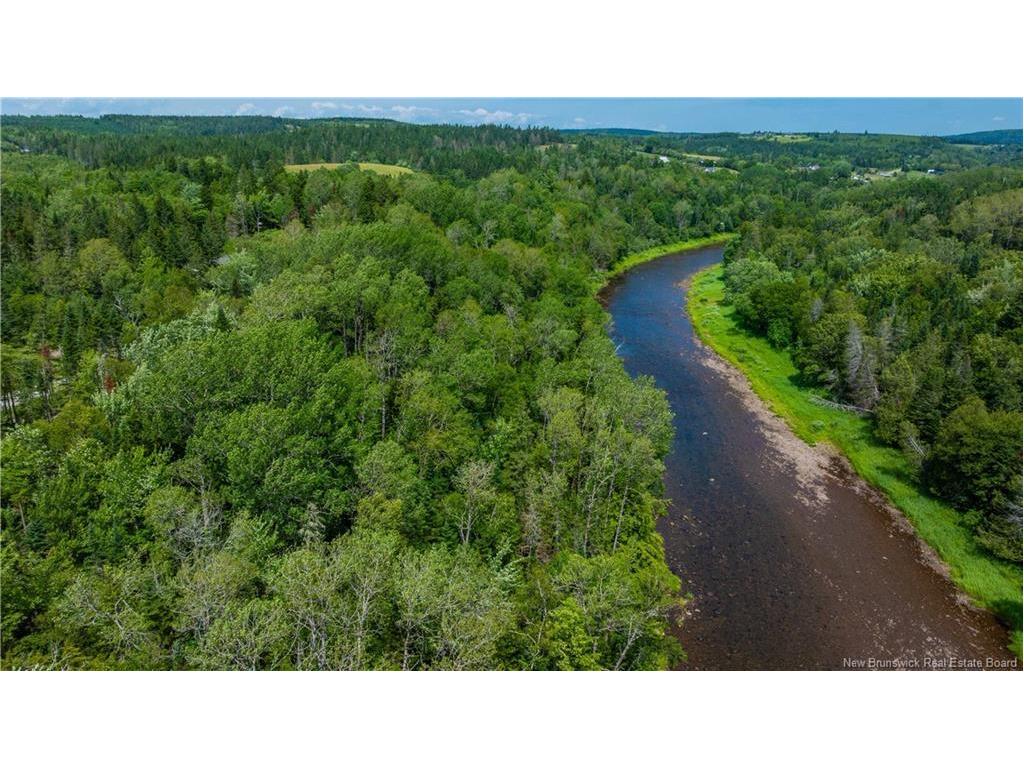 - Route 820, Upham, NB