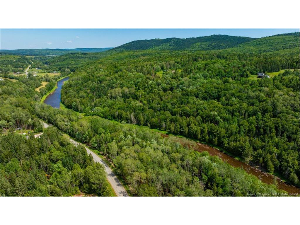 - Route 820, Upham, NB
