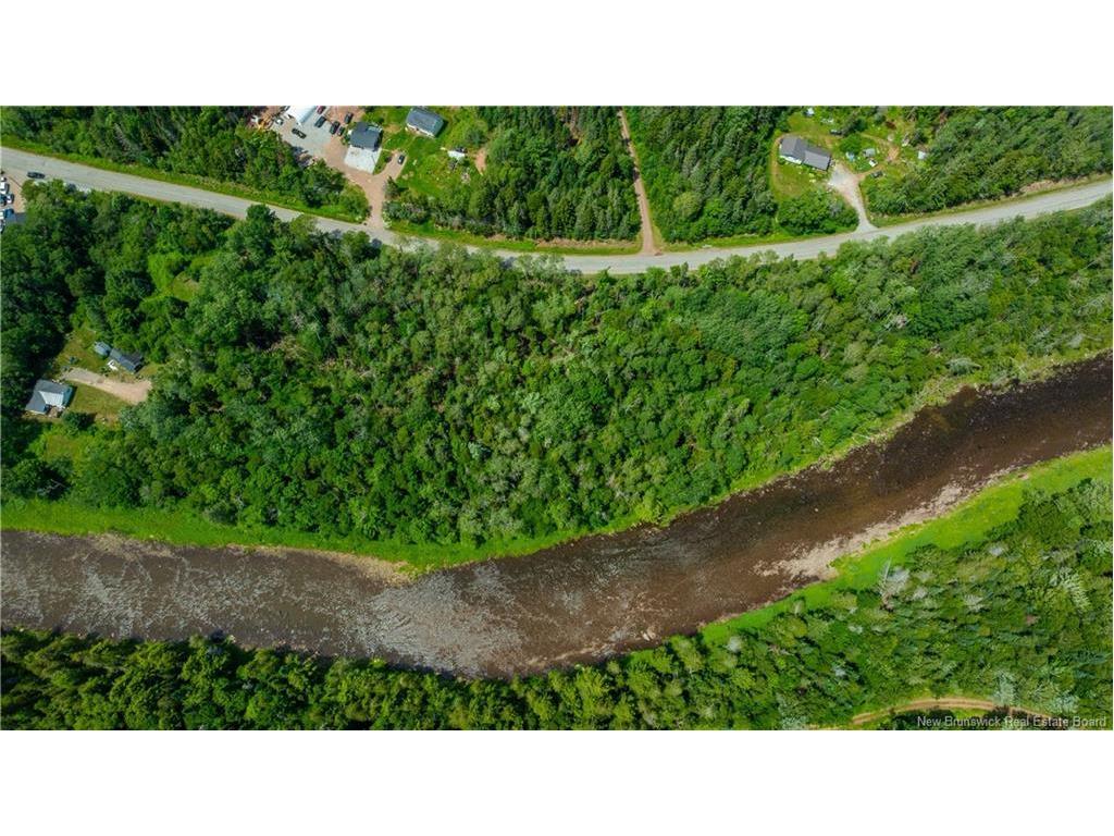- Route 820, Upham, NB