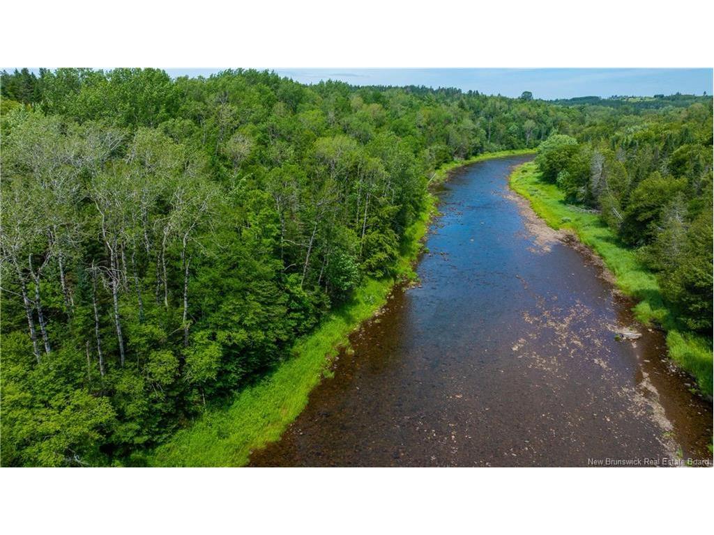 - Route 820, Upham, NB