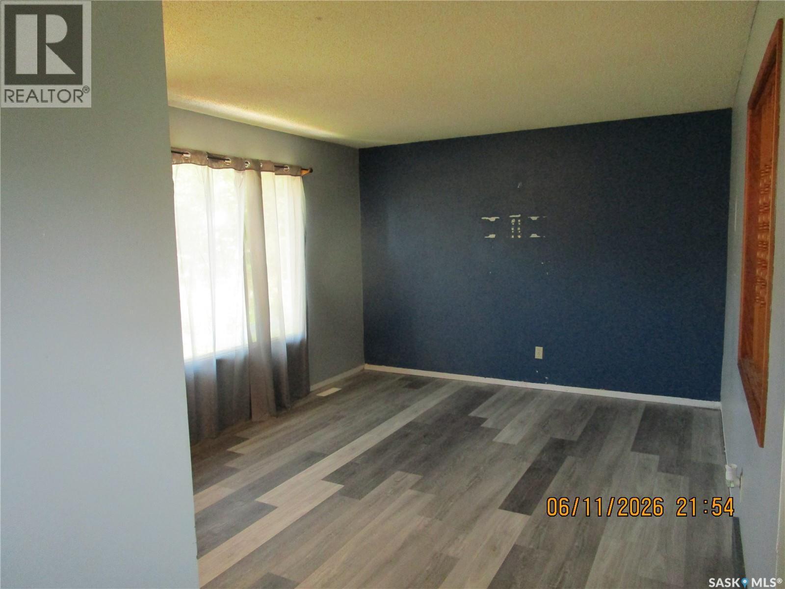504 4Th Avenue W, Assiniboia, SK - Indoor Photo Showing Other Room