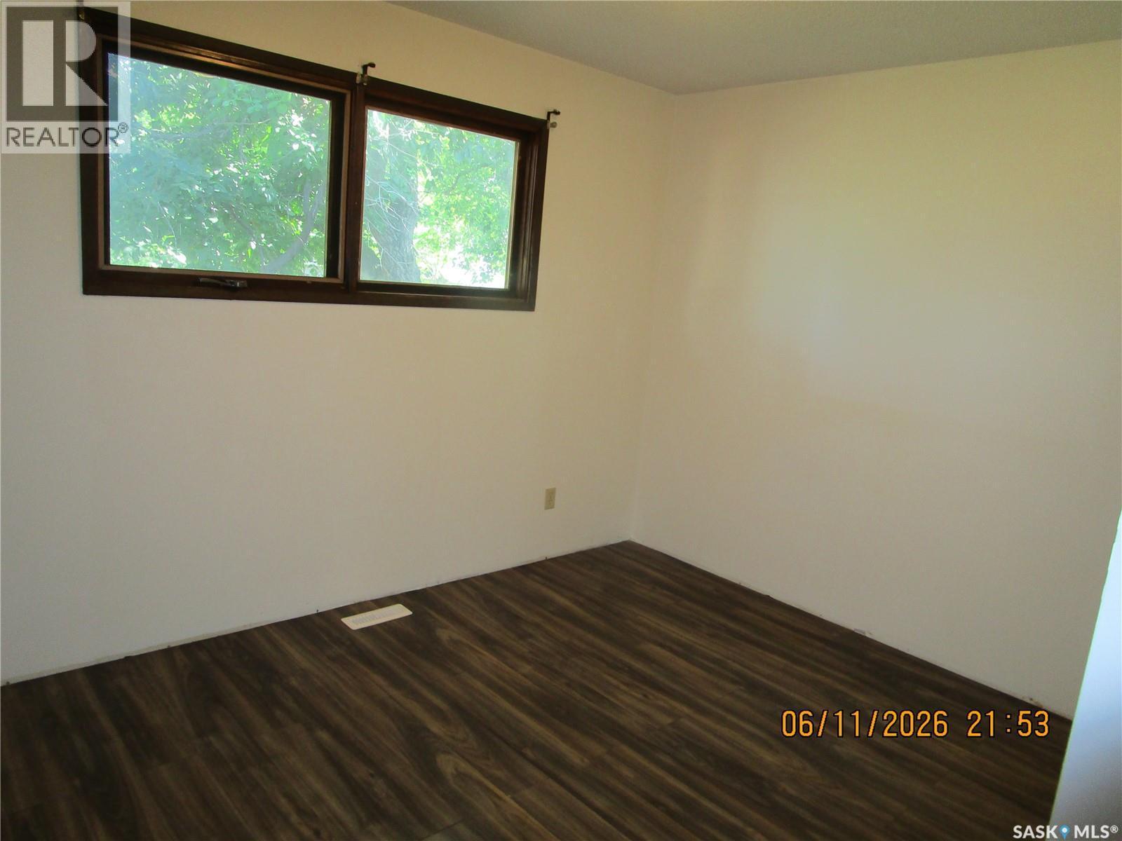 504 4Th Avenue W, Assiniboia, SK - Indoor Photo Showing Other Room