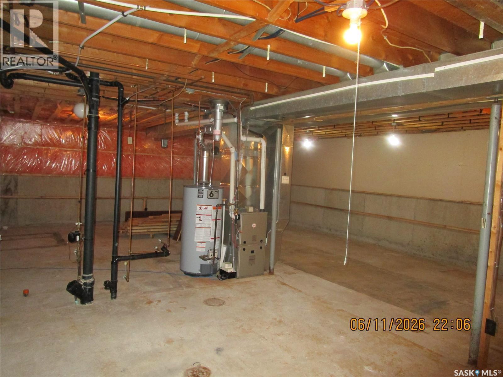 504 4Th Avenue W, Assiniboia, SK - Indoor Photo Showing Basement