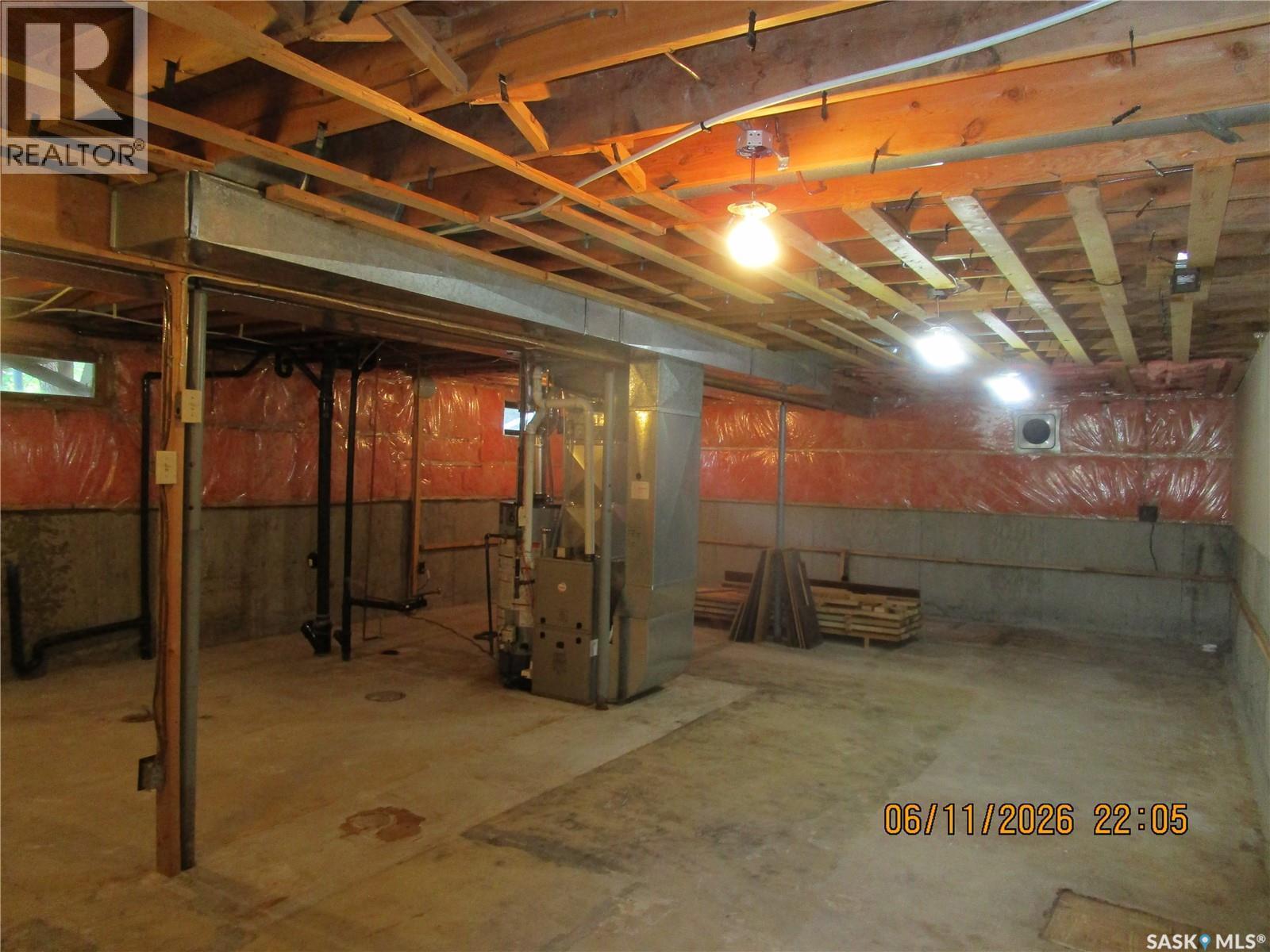 504 4Th Avenue W, Assiniboia, SK - Indoor Photo Showing Basement