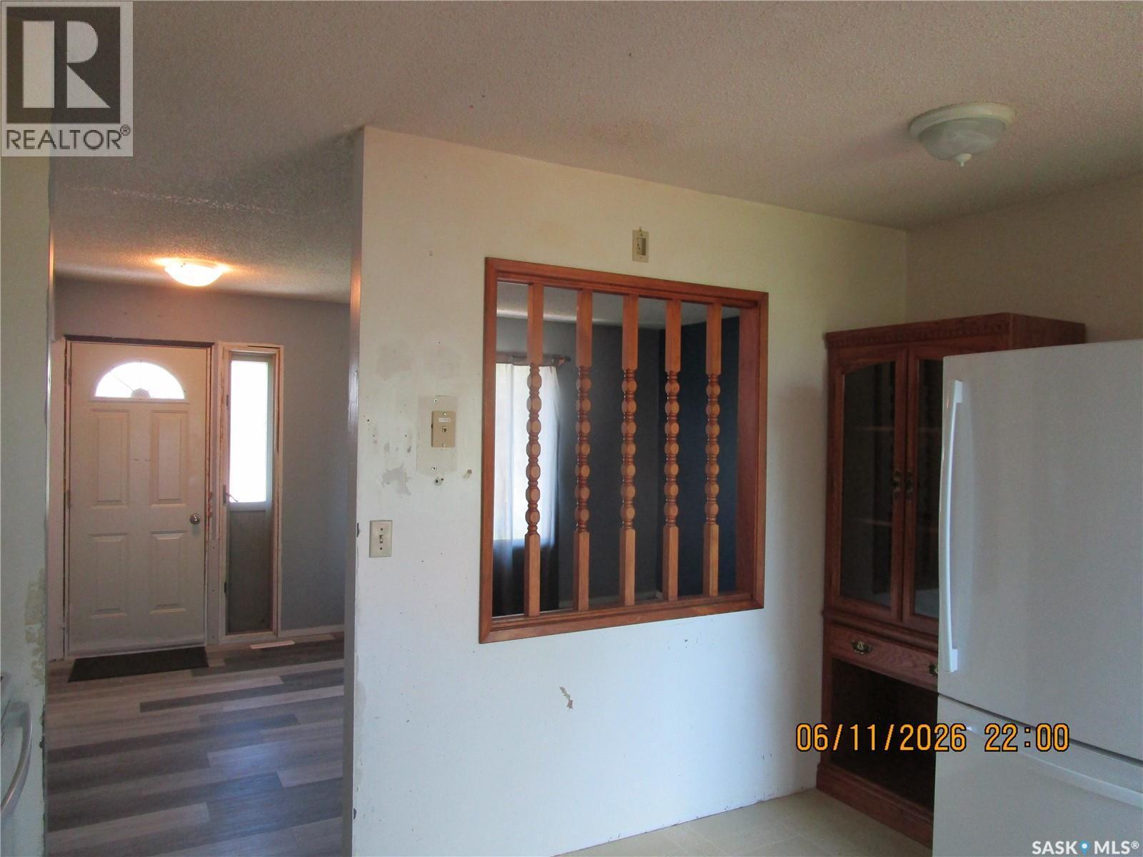 504 4Th Avenue W, Assiniboia, SK - Indoor Photo Showing Other Room