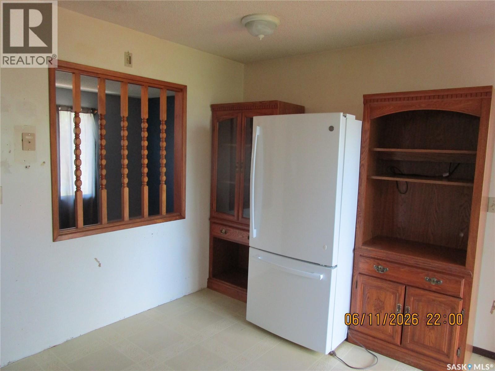 504 4Th Avenue W, Assiniboia, SK - Indoor Photo Showing Other Room