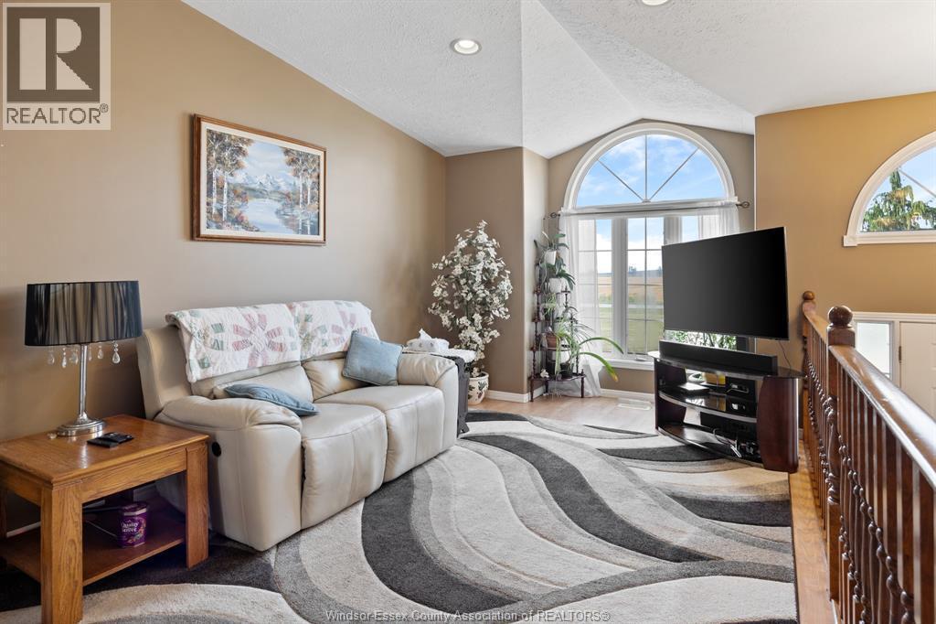 7841 Collison Sideroad, Amherstburg, ON - Indoor Photo Showing Living Room