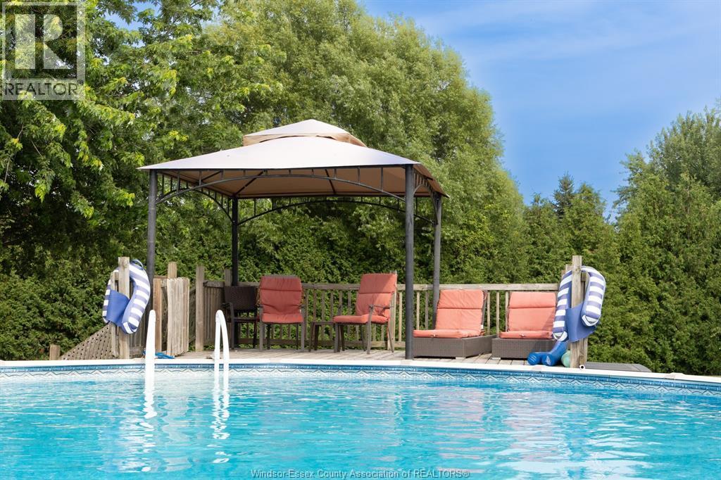 7841 Collison Sideroad, Amherstburg, ON - Outdoor With In Ground Pool