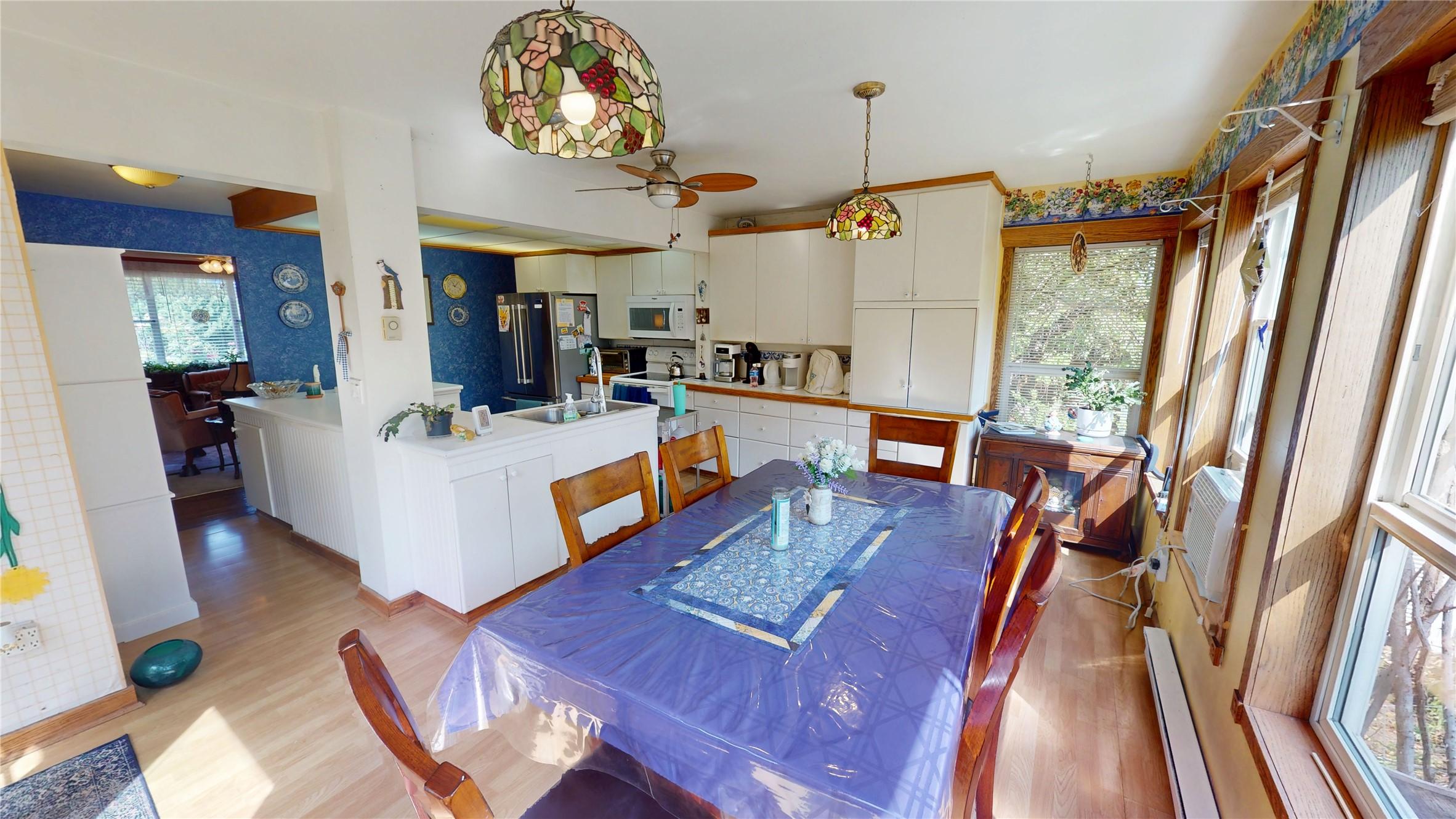 6312 Balsam Road, Wasa, BC - Indoor Photo Showing Dining Room