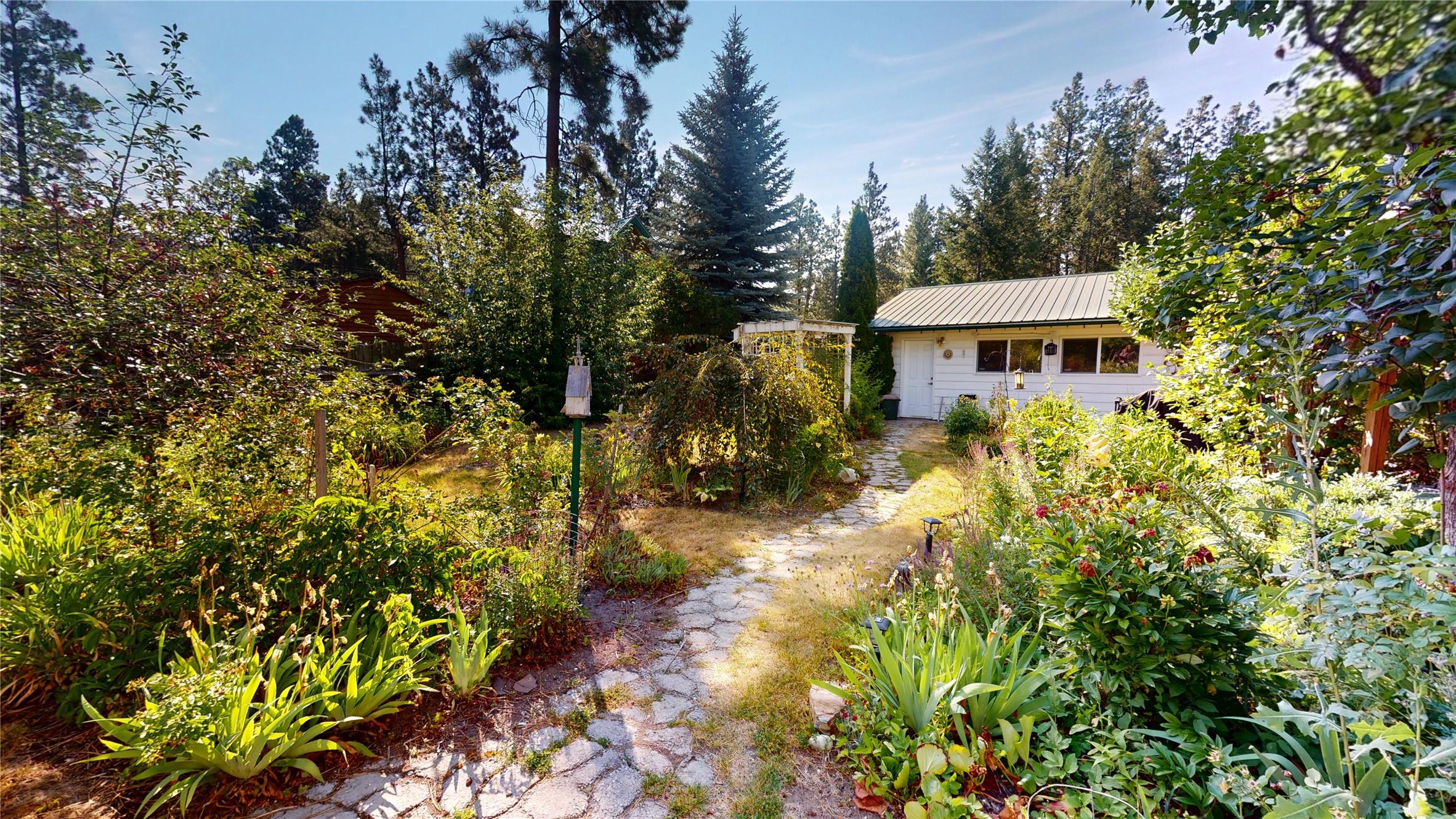 6312 Balsam Road, Wasa, BC - Outdoor