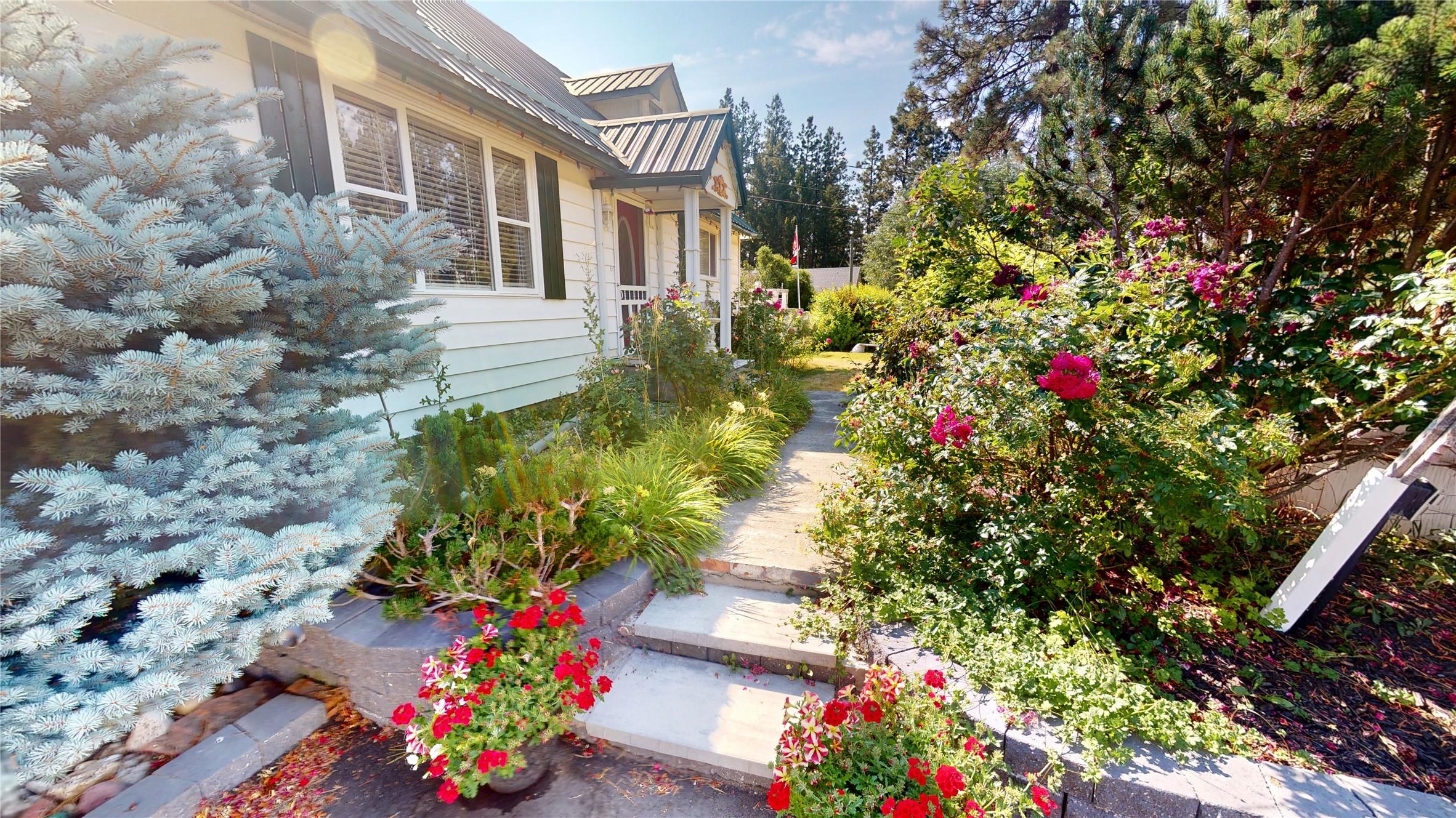 6312 Balsam Road, Wasa, BC - Outdoor