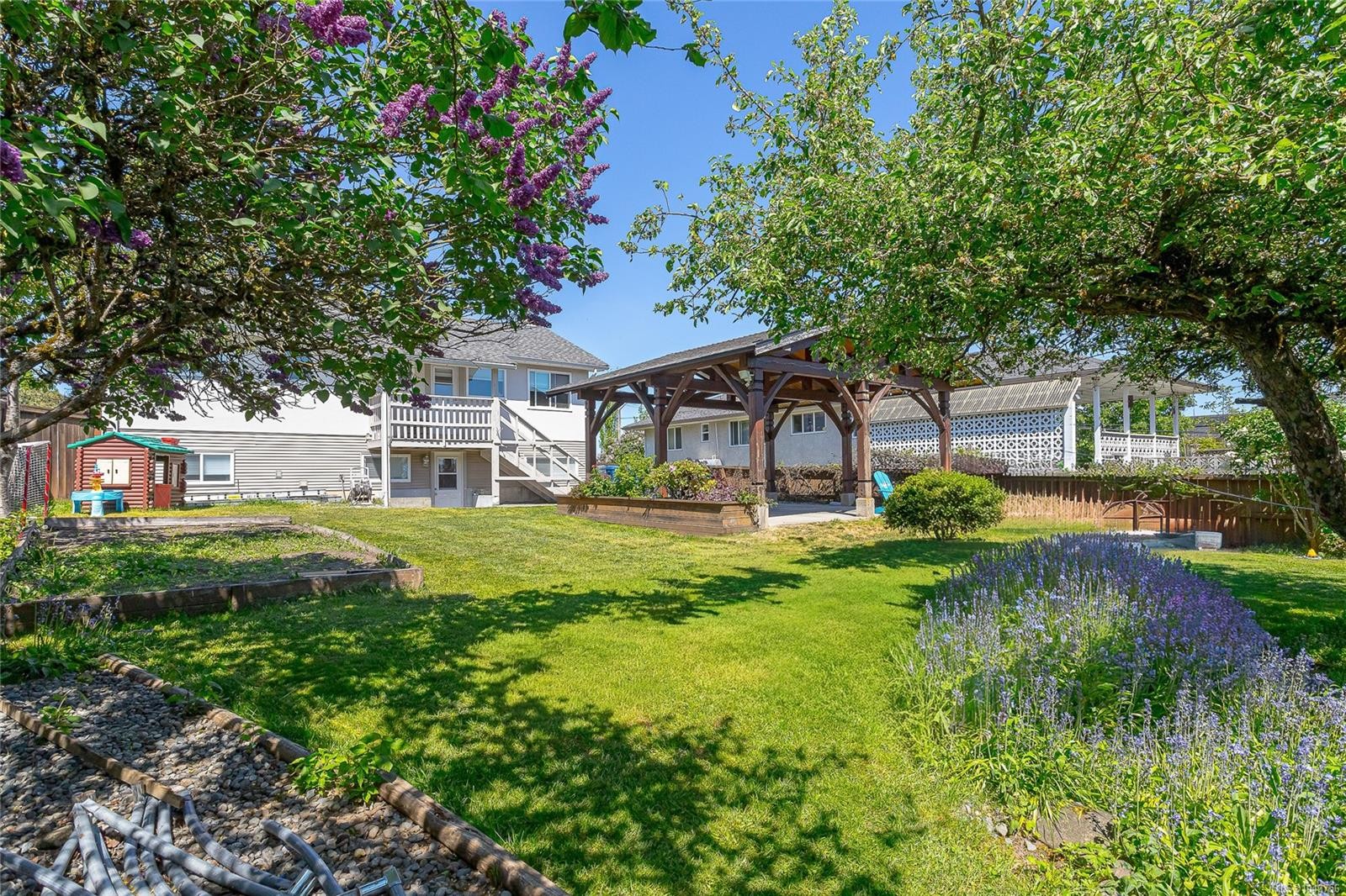 607 Fifth St, Nanaimo, BC