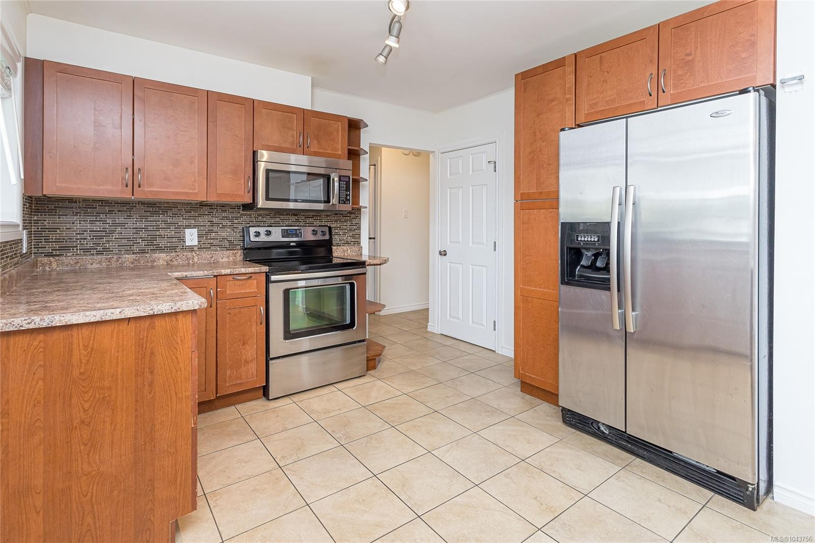 607 Fifth St, Nanaimo, BC