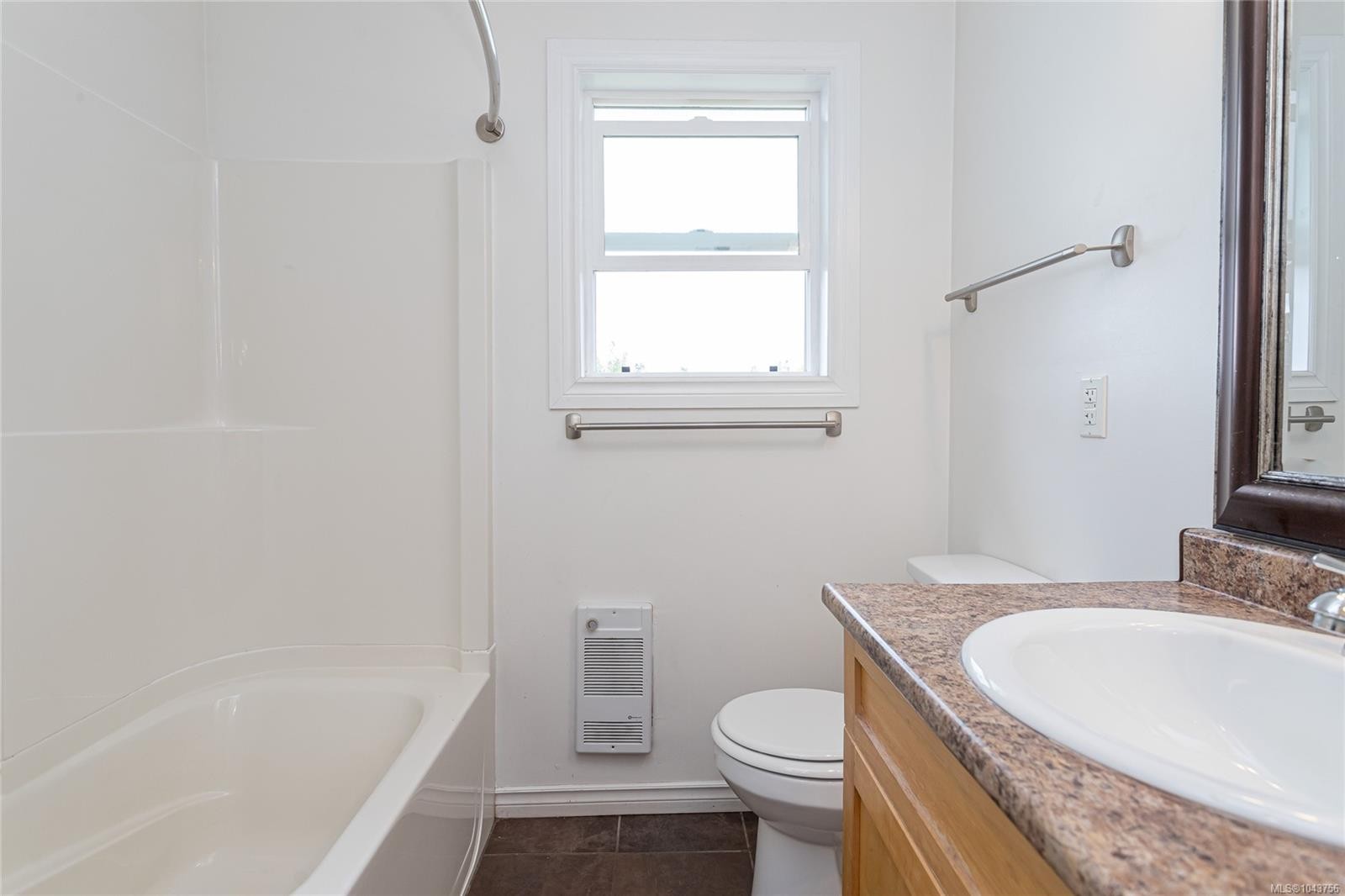 607 Fifth St, Nanaimo, BC