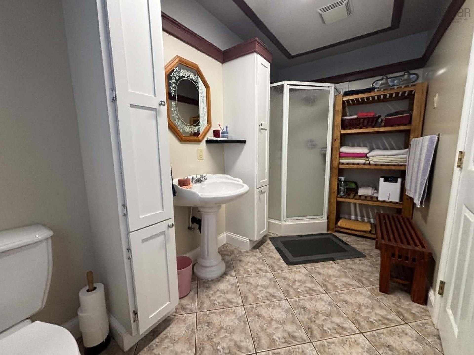 34 Clements Avenue, Yarmouth, NS - Indoor Photo Showing Bathroom