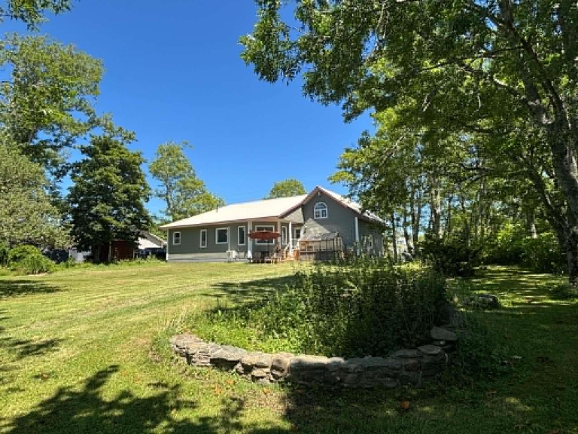 34 Clements Avenue, Yarmouth, NS - Outdoor
