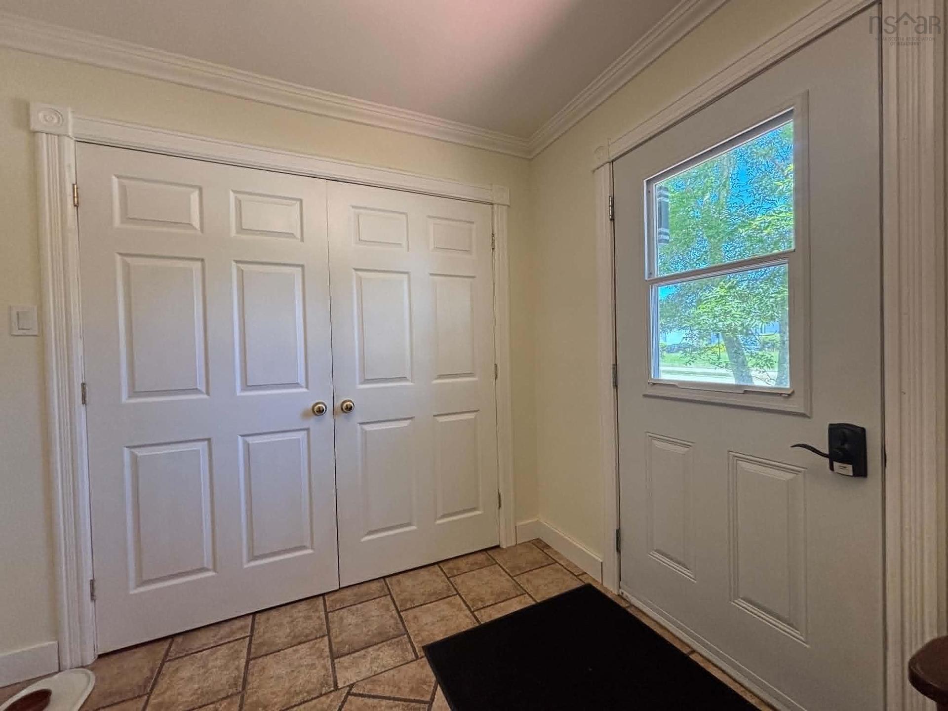 34 Clements Avenue, Yarmouth, NS - Indoor Photo Showing Other Room