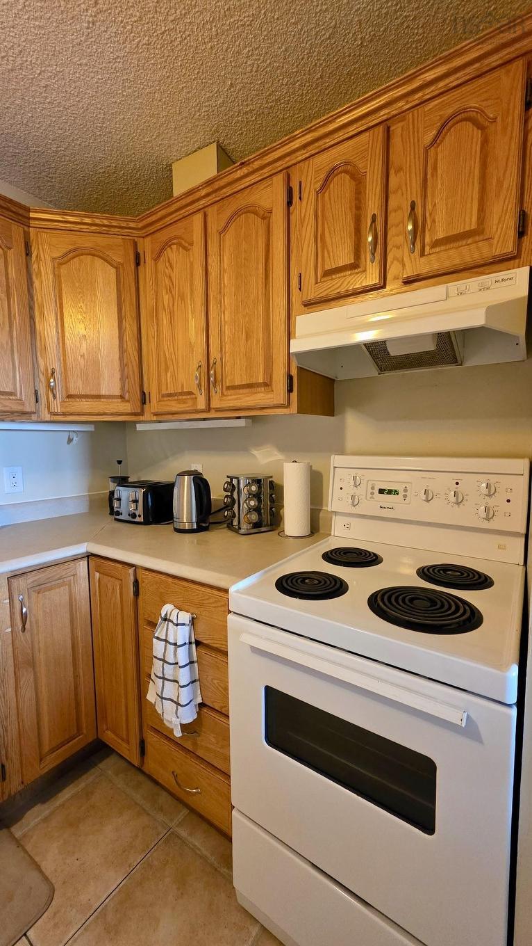 505 6369 Coburg, Halifax Peninsula, NS - Indoor Photo Showing Kitchen
