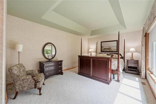 2020 Henderson Hwy, Winnipeg, MB - Indoor