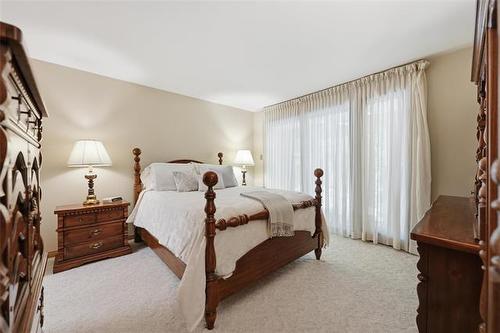 2020 Henderson Hwy, Winnipeg, MB - Indoor Photo Showing Bedroom