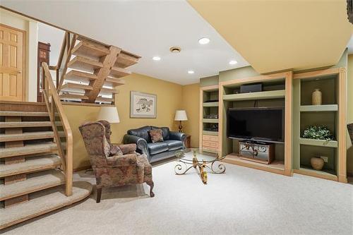 2020 Henderson Hwy, Winnipeg, MB - Indoor