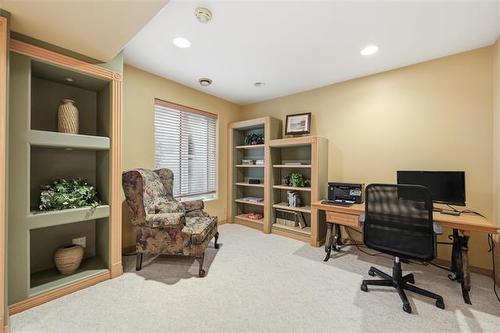 2020 Henderson Hwy, Winnipeg, MB - Indoor Photo Showing Office