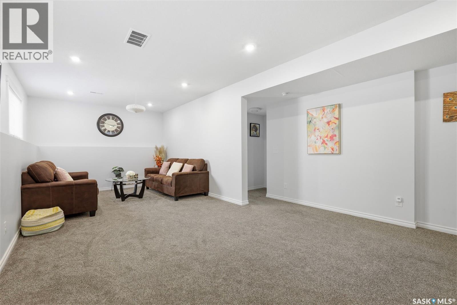 351 Kolynchuk Manor, Saskatoon, SK - Indoor Photo Showing Other Room
