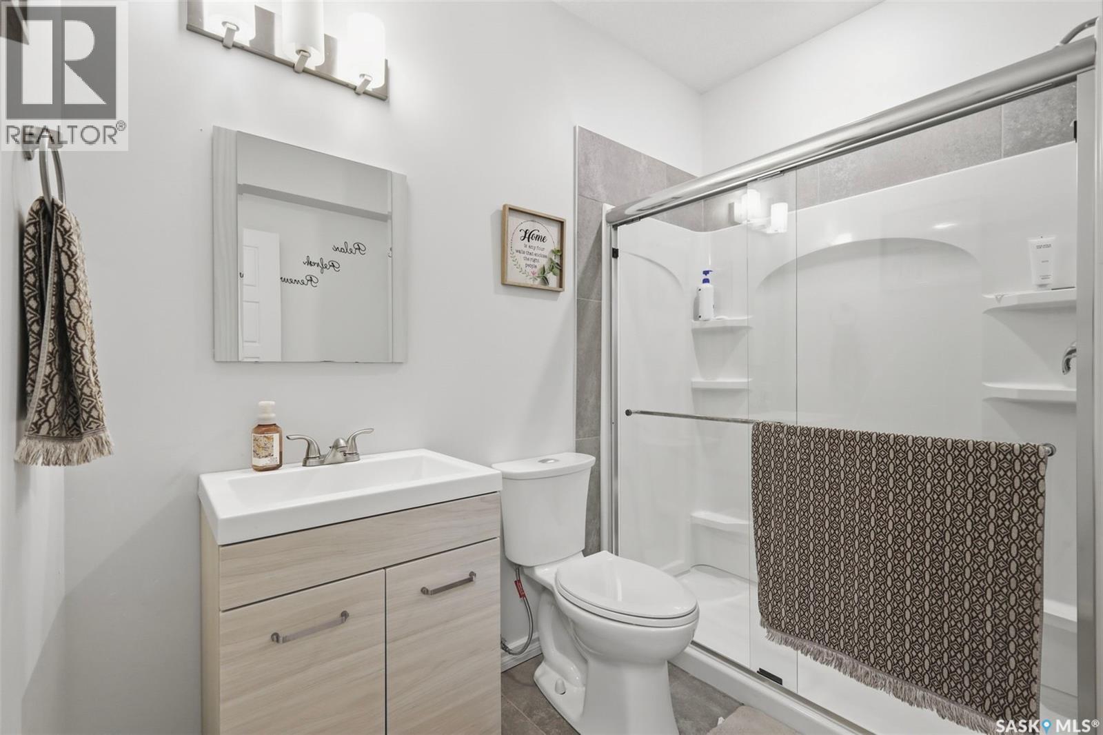 351 Kolynchuk Manor, Saskatoon, SK - Indoor Photo Showing Bathroom