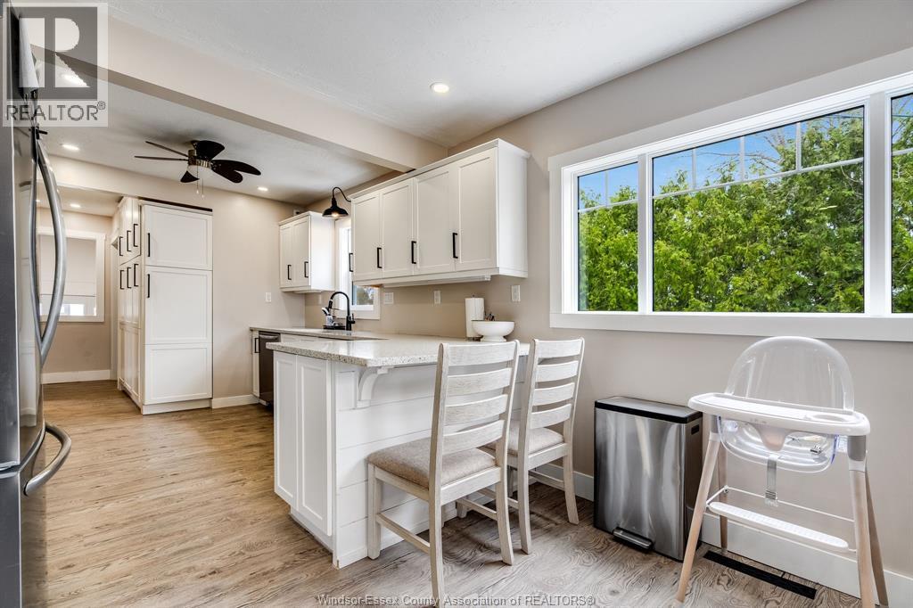 496 County Rd 34, Ruthven, ON - Indoor Photo Showing Kitchen
