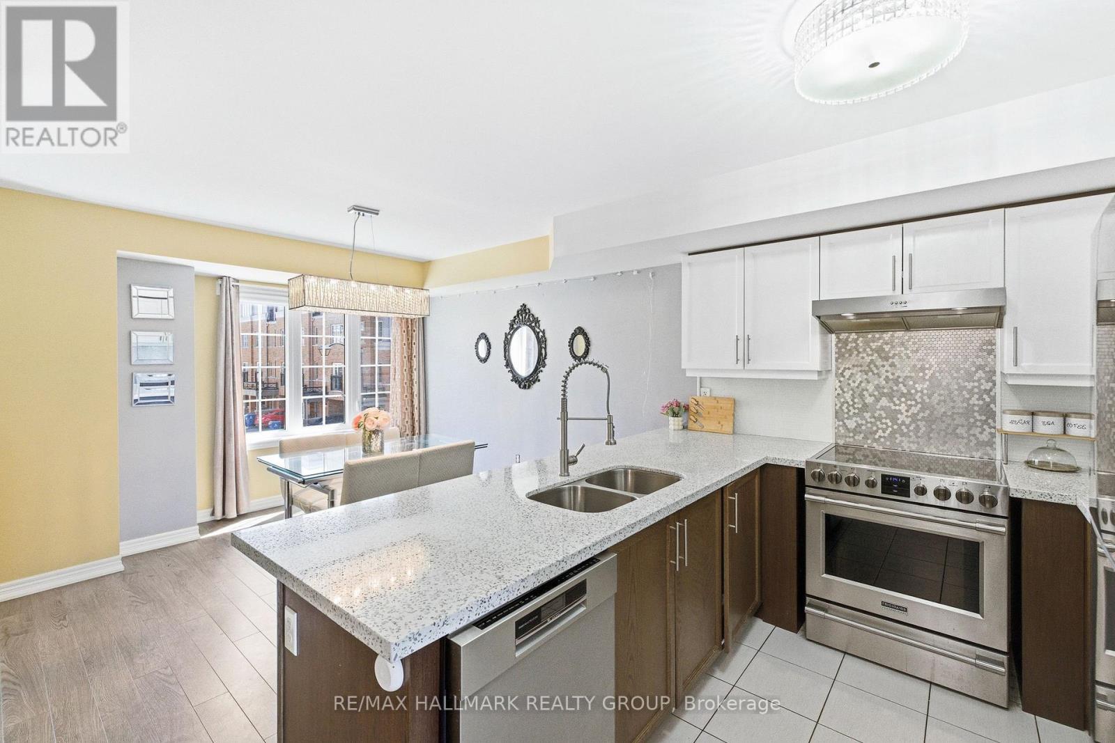 2464 Bromus Path, Oshawa (Windfields), ON - Indoor Photo Showing Kitchen With Stainless Steel Kitchen With Double Sink With Upgraded Kitchen