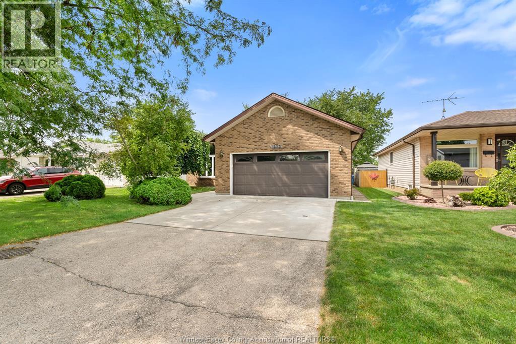 3537 Woodward Boulevard, Windsor, ON - Outdoor
