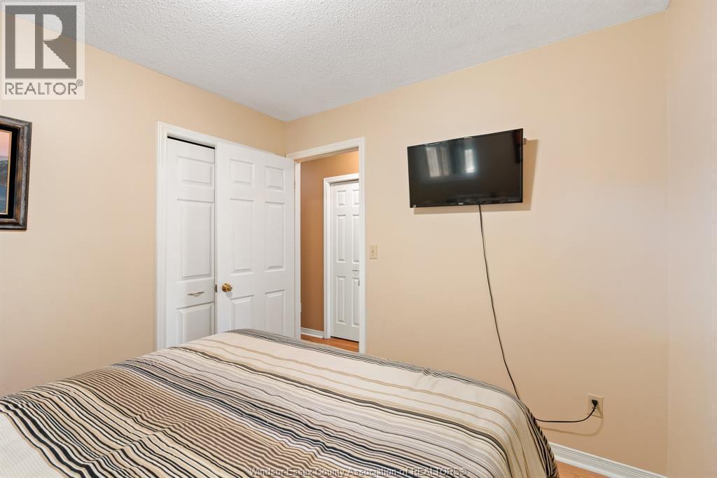 3537 Woodward Boulevard, Windsor, ON - Indoor Photo Showing Bedroom