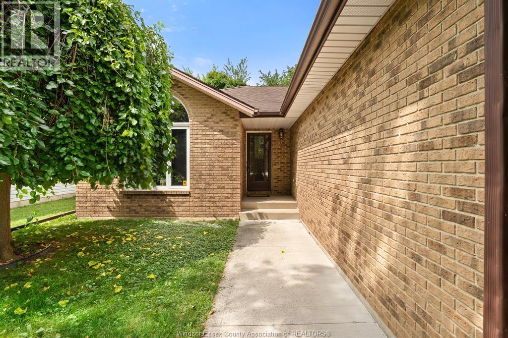3537 Woodward Boulevard, Windsor, ON - Outdoor