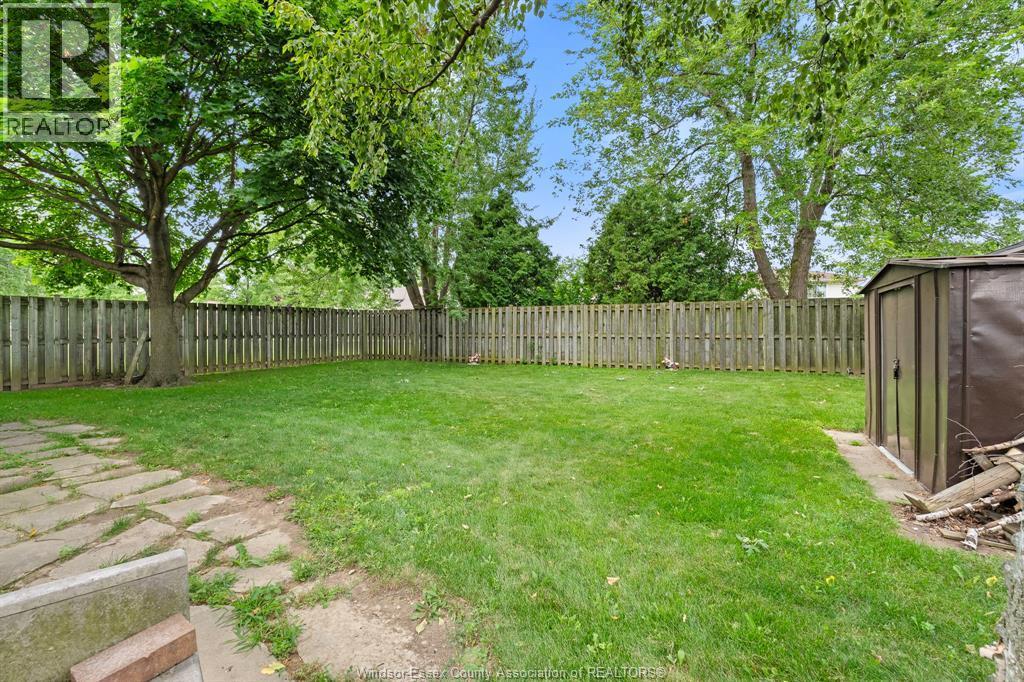 3537 Woodward Boulevard, Windsor, ON - Outdoor
