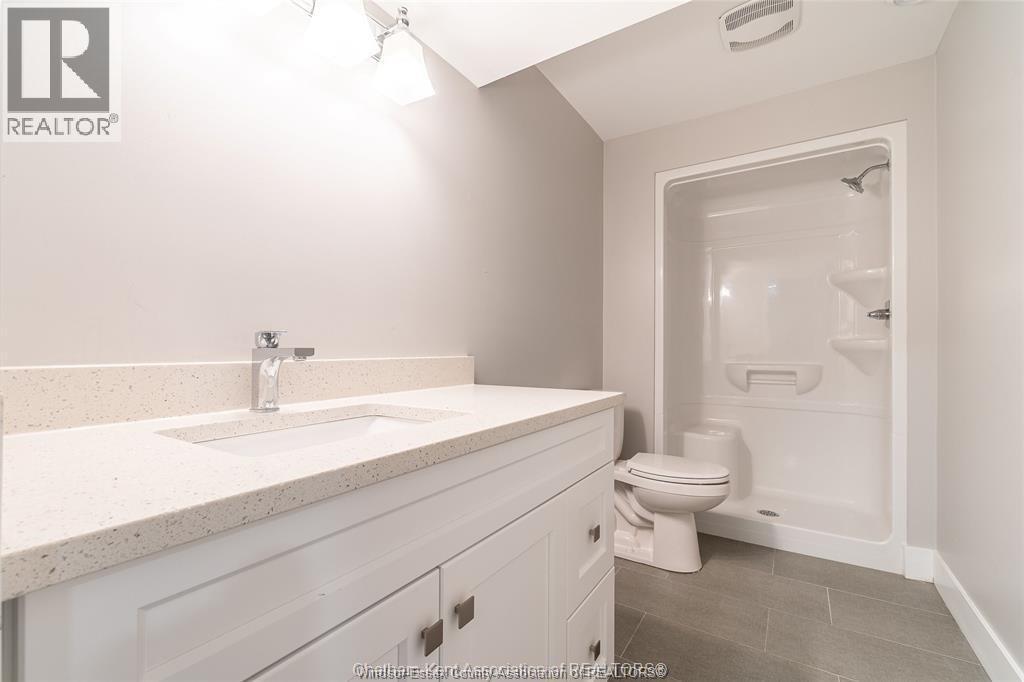 38 Bordeaux Place, Chatham, ON - Indoor Photo Showing Bathroom