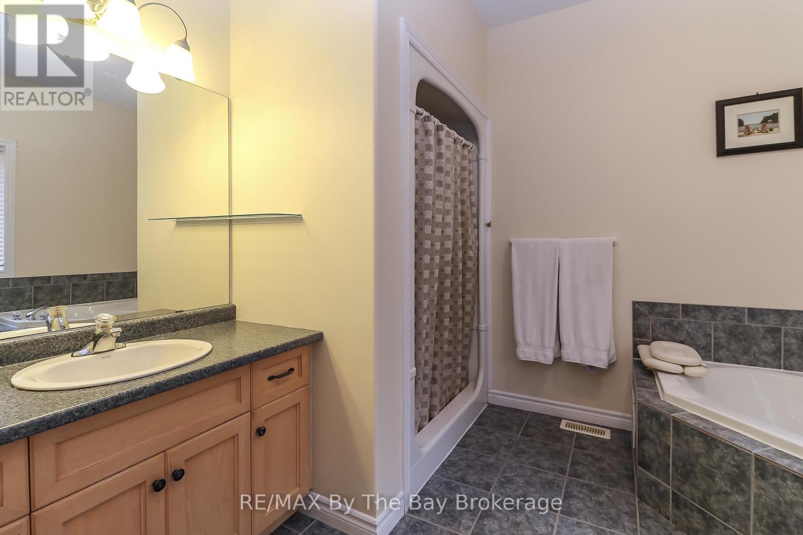 60 Martyn Drive, Wasaga Beach, ON - Indoor Photo Showing Bathroom