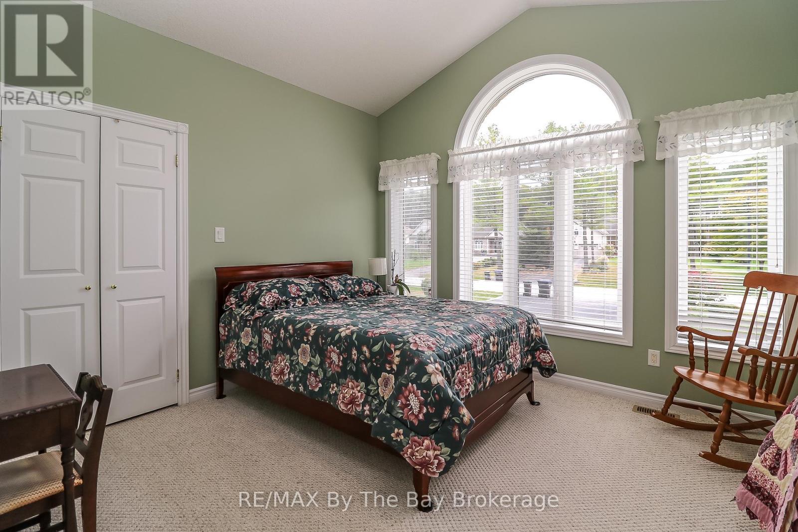 60 Martyn Drive, Wasaga Beach, ON - Indoor Photo Showing Bedroom