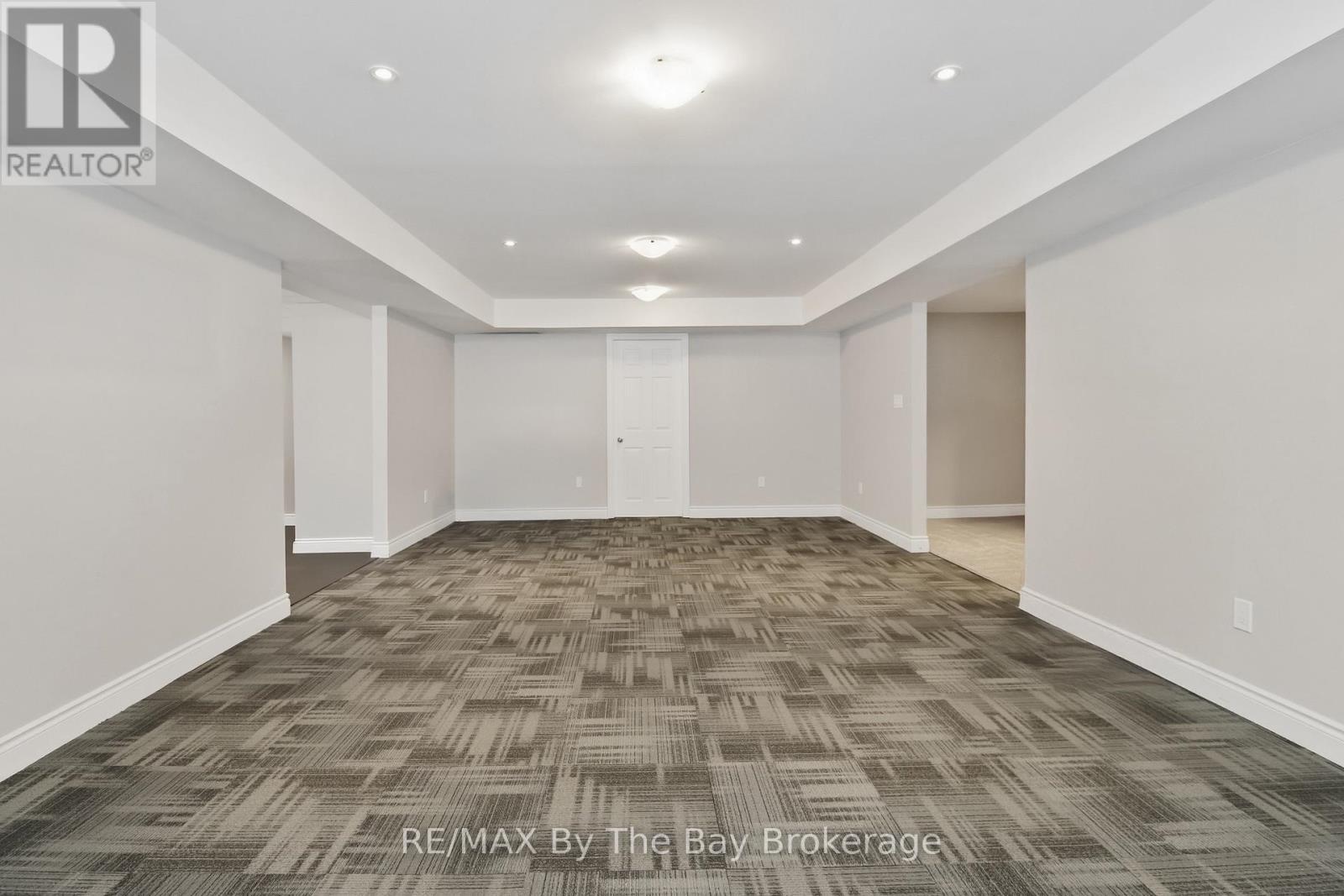 60 Martyn Drive, Wasaga Beach, ON - Indoor Photo Showing Other Room