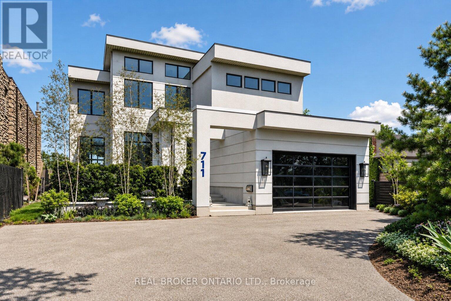 711 Beach Boulevard, Hamilton, ON - Outdoor