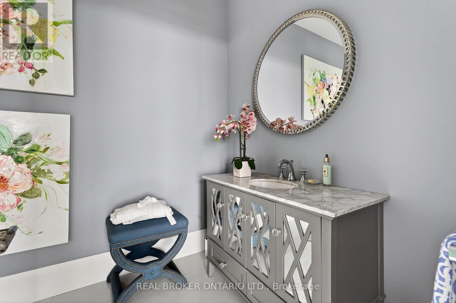 711 Beach Boulevard, Hamilton, ON - Indoor Photo Showing Other Room
