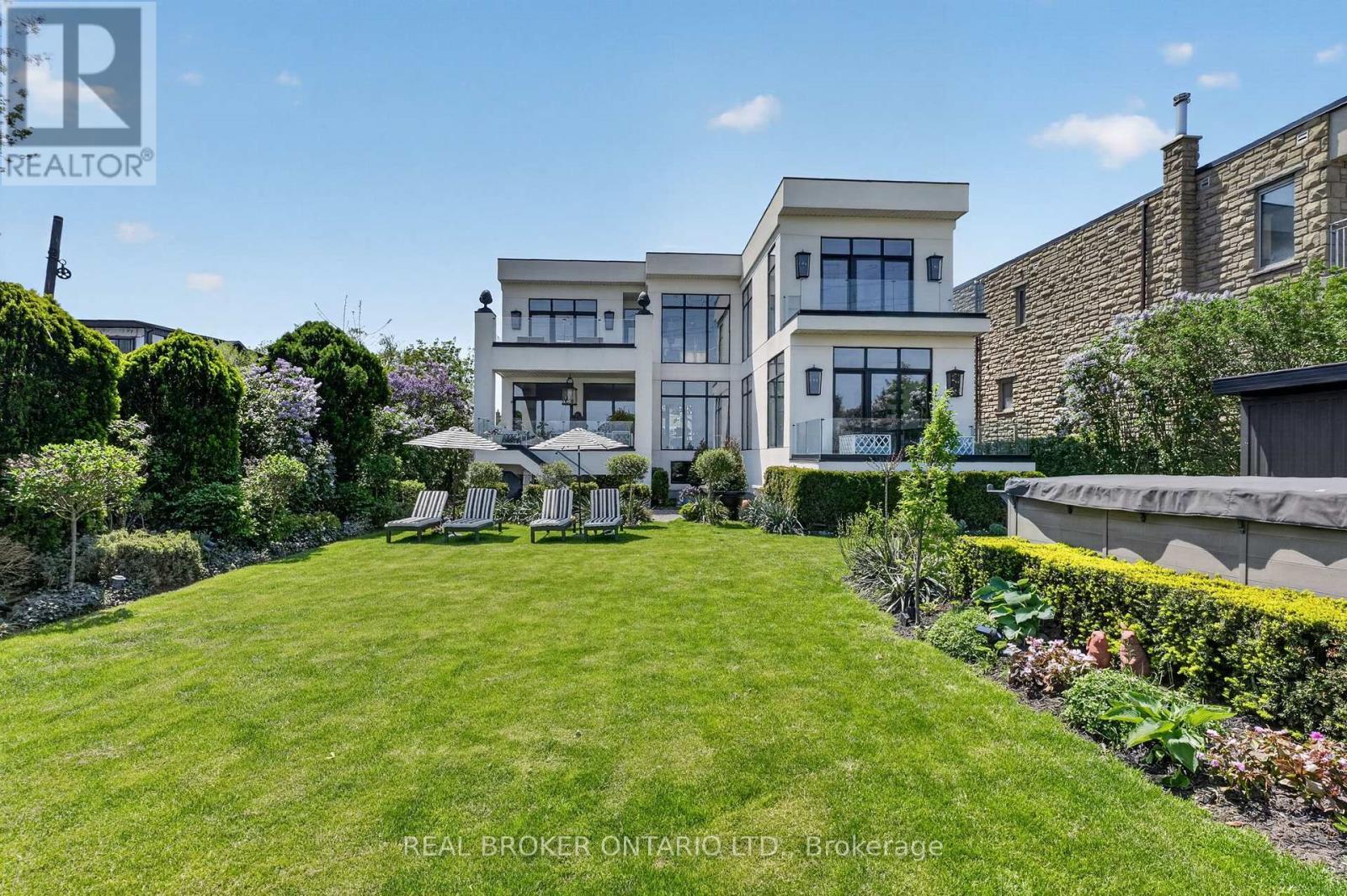 711 Beach Boulevard, Hamilton, ON - Outdoor