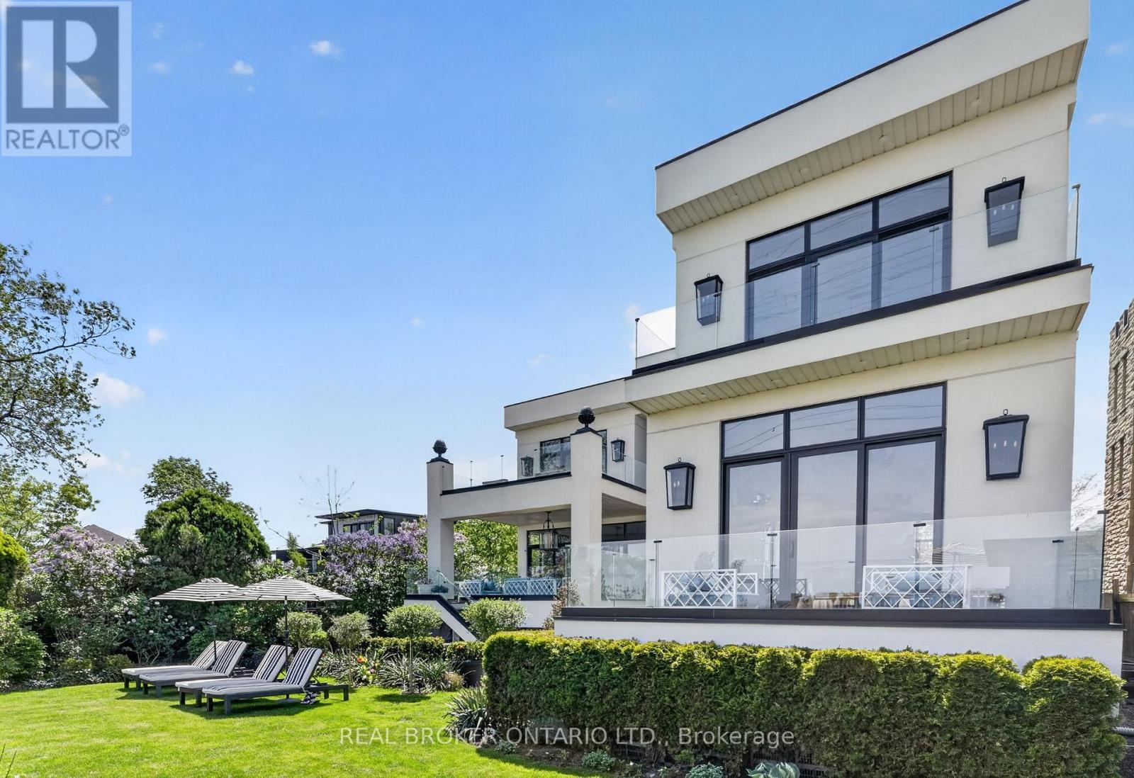 711 Beach Boulevard, Hamilton, ON - Outdoor