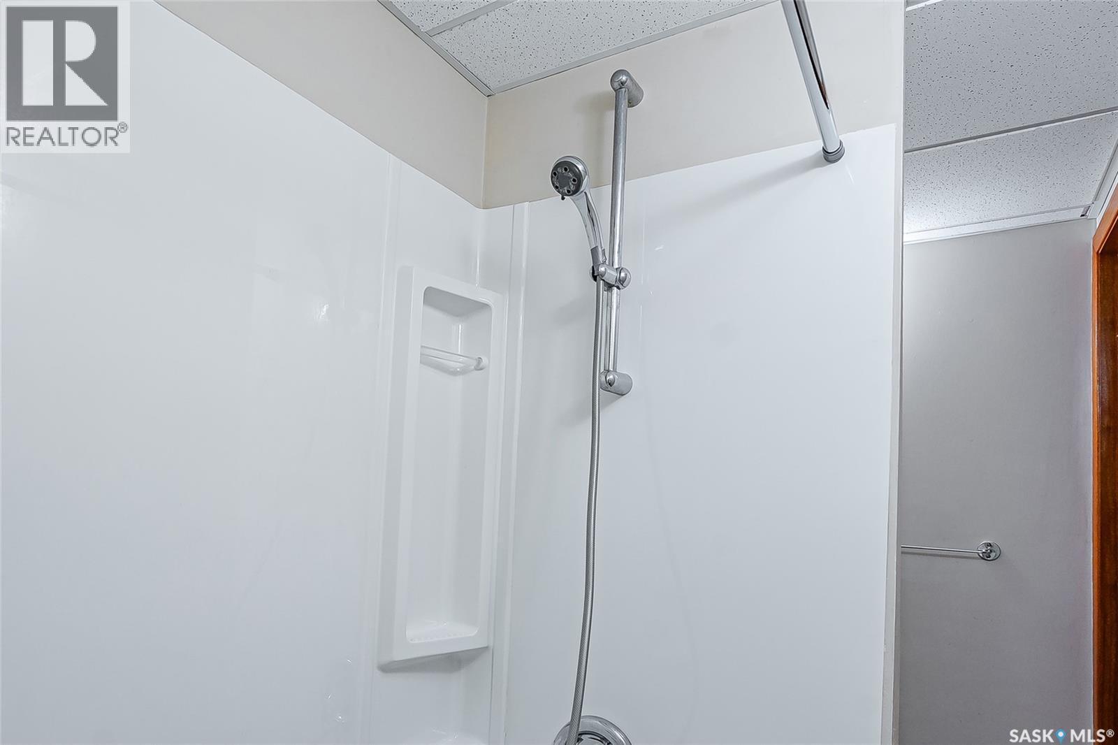 1309 I Avenue N, Saskatoon, SK - Indoor