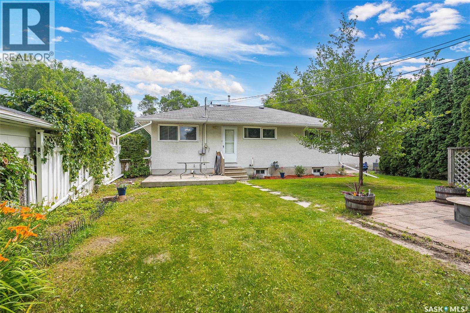 1309 I Avenue N, Saskatoon, SK - Outdoor