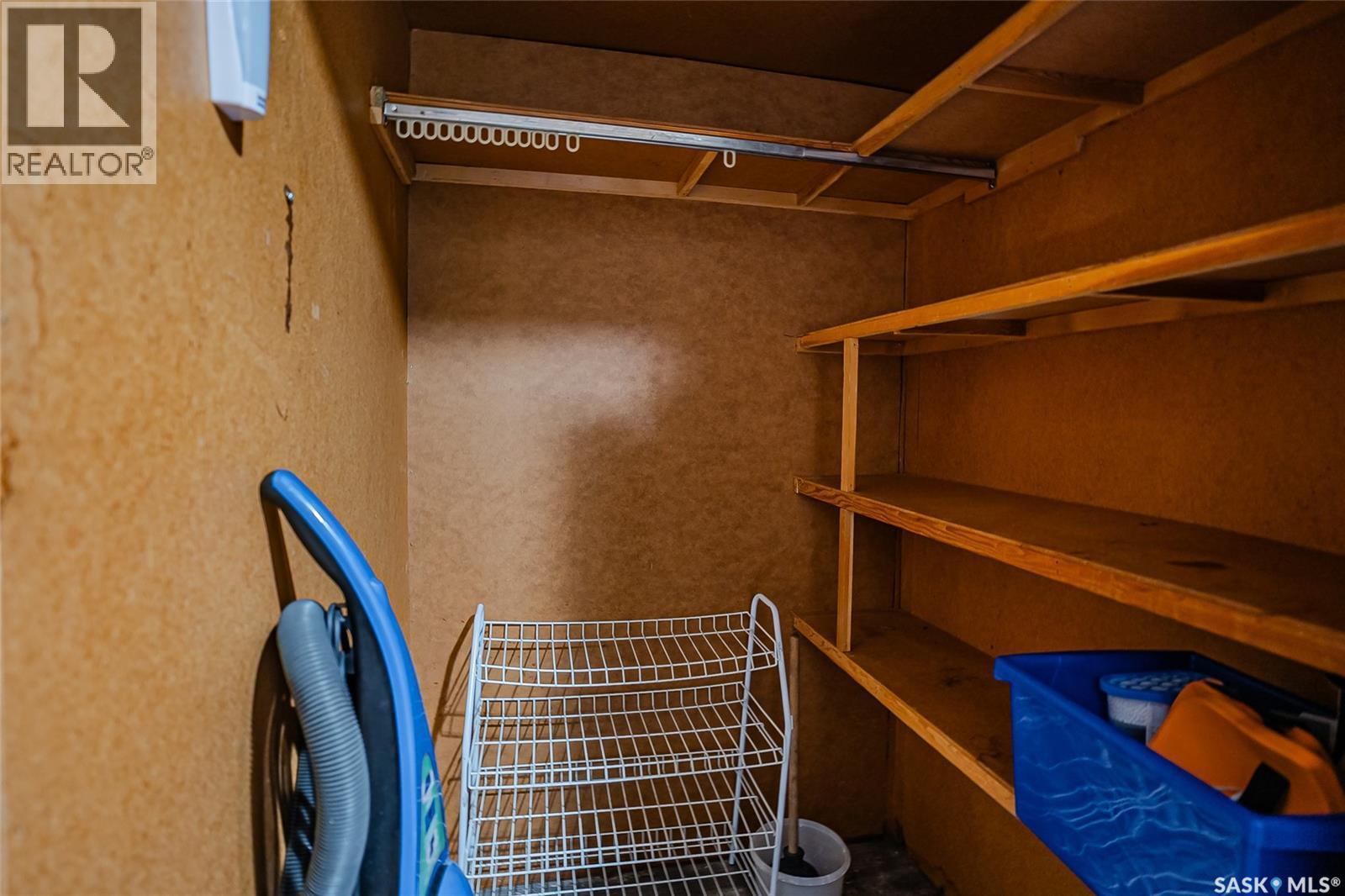1309 I Avenue N, Saskatoon, SK - Indoor